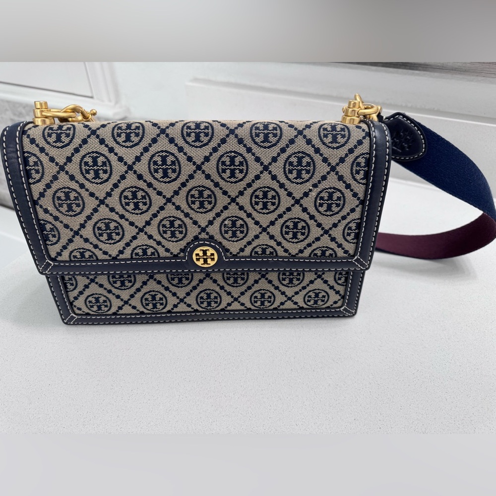 Tory Burch Medium T MONOGRAM SHOULDER BAG